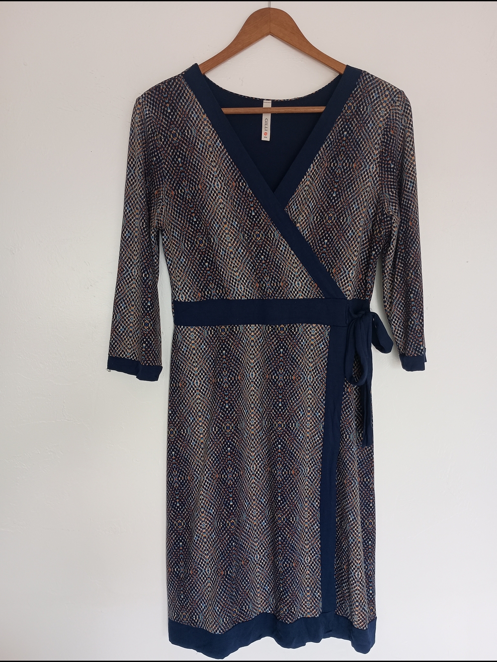 Gilli Navy Geometric Faux Wrap Dress Tie V-Neck Knee Length 3/4 Sleeve Size L